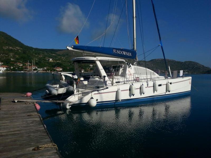 Book yachts online - catamaran - Leopard 4300 - Sundowner - rent