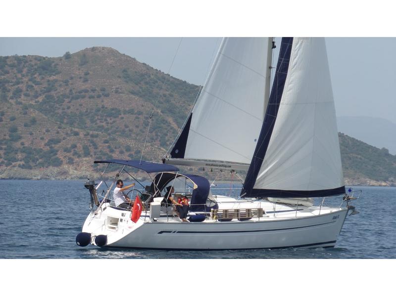 Book yachts online - sailboat - Bavaria 36 - Altair II - rent