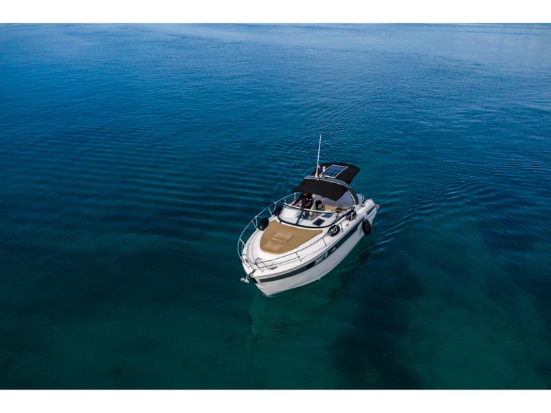 Book yachts online - motorboat - Bavaria 29 Sport - Nena - rent