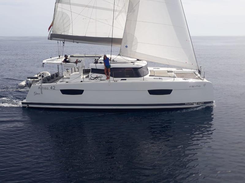 Book yachts online - catamaran - Astréa 42 - Grace - rent