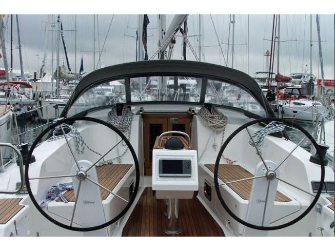 Book yachts online - sailboat - Bavaria 41 - SR V - rent