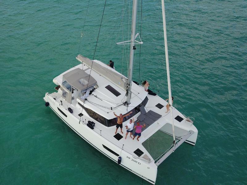 Book yachts online - catamaran - Astréa 42 - My Island - rent