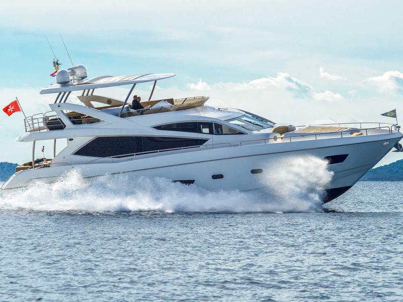 Book yachts online - motorboat - Manhattan 73 - A Cloudy Bay - rent