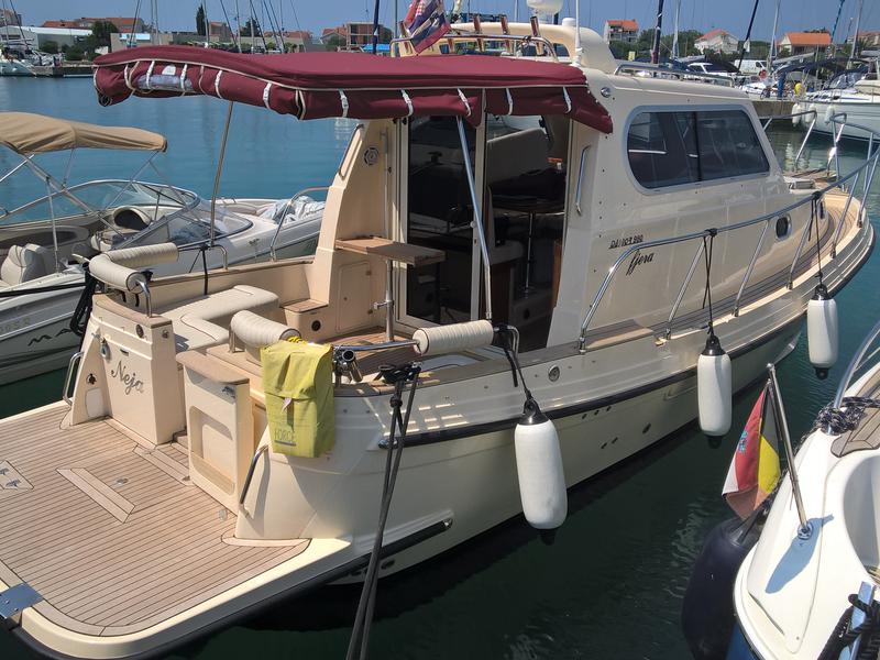 Book yachts online - motorboat - Damor 980 Fjera - Neja - rent