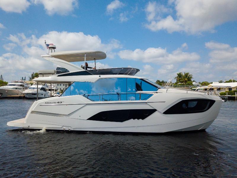 Book yachts online - motorboat - Absolute 47 Fly - Riaz-Tahia - rent