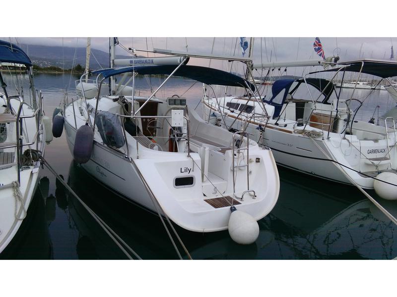 Book yachts online - sailboat - Oceanis 323 - Lily - rent