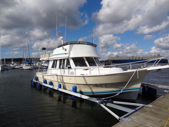 Book yachts online - motorboat - Mainship 390 Trawler - Old Grumpy - rent
