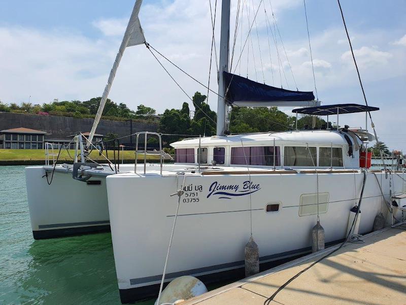 Book yachts online - catamaran - Lagoon 400 S2 Premium - Jimmy Blue - rent