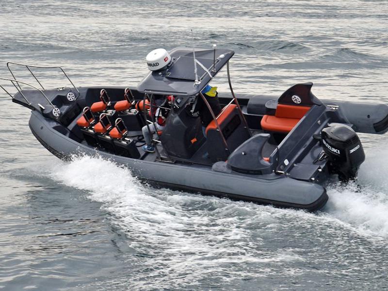 Book yachts online - motorboat - Bura 850 - Fenix - rent