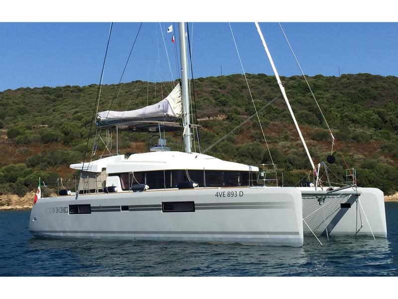 Book yachts online - catamaran - Lagoon 52F - MOJITO ex BE HAPPY - rent