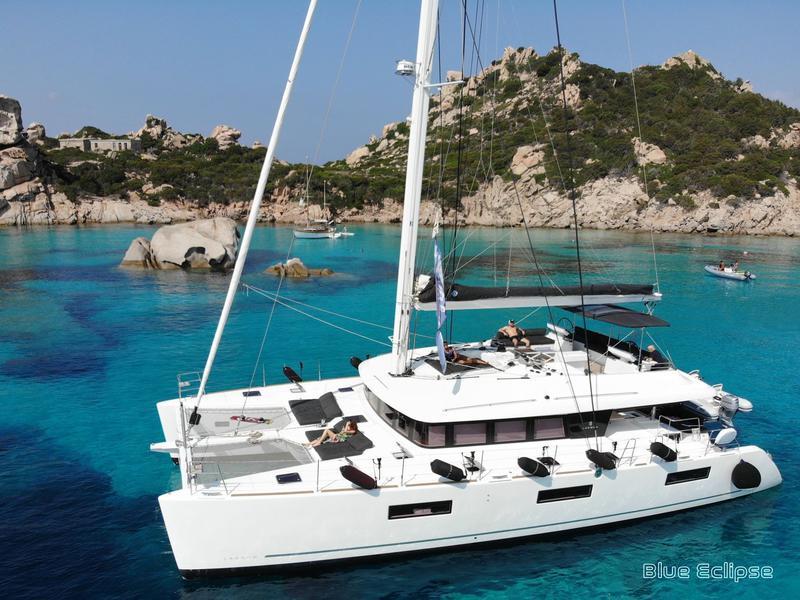 Book yachts online - catamaran - Lagoon 620 (Gen+A/C+WM) - SAILUXE - Blue Eclipse - rent