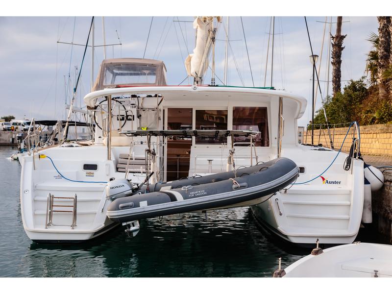 Book yachts online - catamaran - Lagoon 400 S2 - Auster - rent