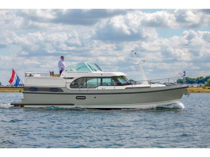 Book yachts online - motorboat - Linssen 35 SL AC - Swissky - rent