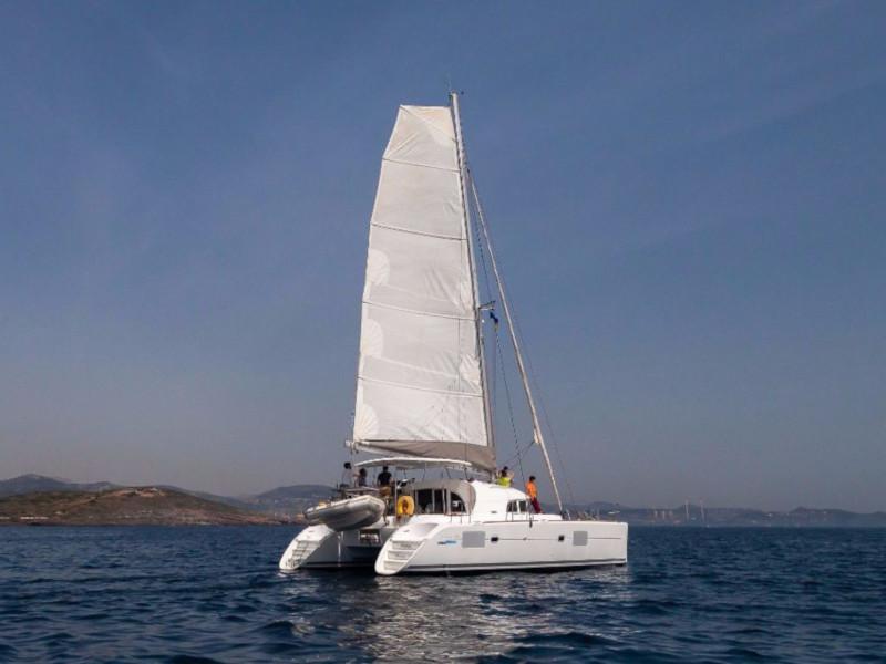 Book yachts online - catamaran - Lagoon 380 S2 - Pearl - rent