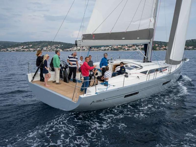 Book yachts online - sailboat - More 55 - One More - rent