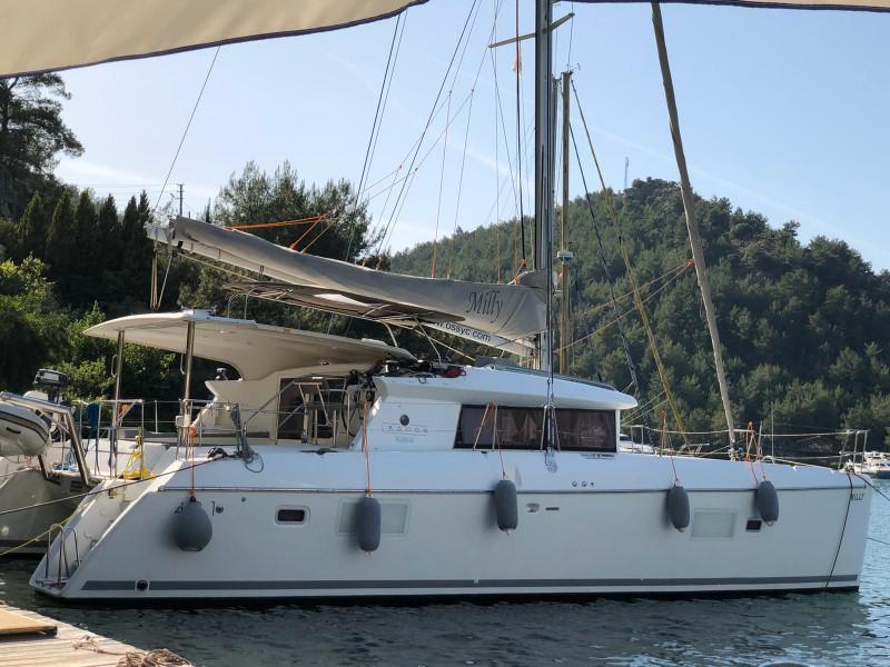 Book yachts online - catamaran - Lagoon 421 - Milly - rent