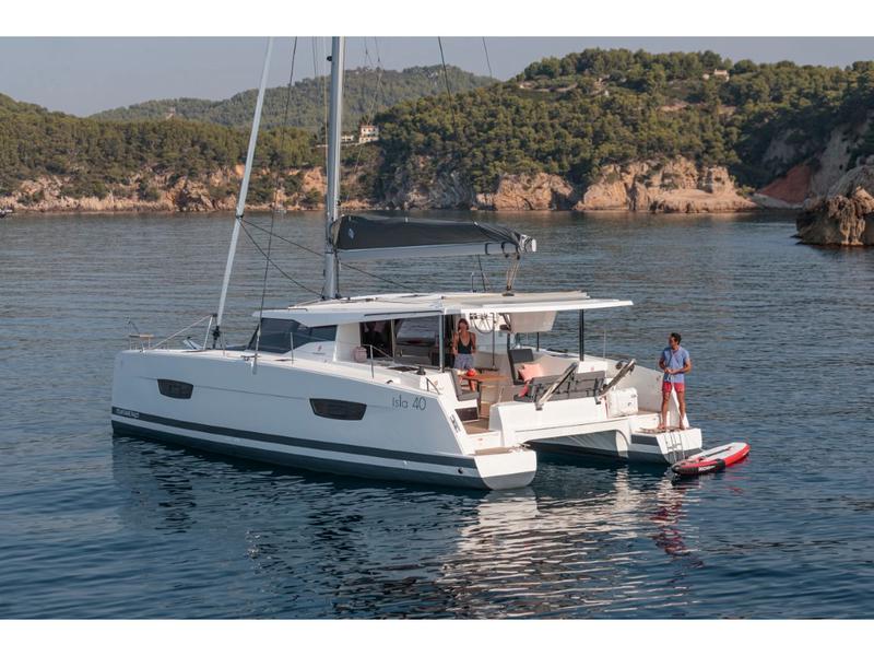 Book yachts online - catamaran - Isla 40 - ISLAND ESCAPE - AC and generator - rent