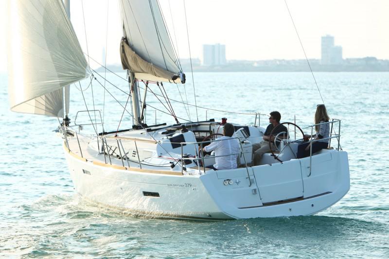 Book yachts online - sailboat - JEANNEAU SO 379 - WIKI WIKI 6a BI-3-4-12 - rent