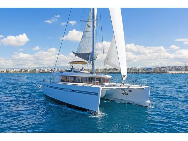 Book yachts online - catamaran - Lagoon 450 Fly A/C &amp; GEN - NEMESIS - rent
