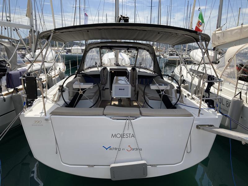 Book yachts online - sailboat - Dufour 390 Grand Large - Molesta - rent