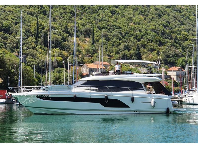 Book yachts online - motorboat - Prestige 590 Fly - B. GINGER - rent