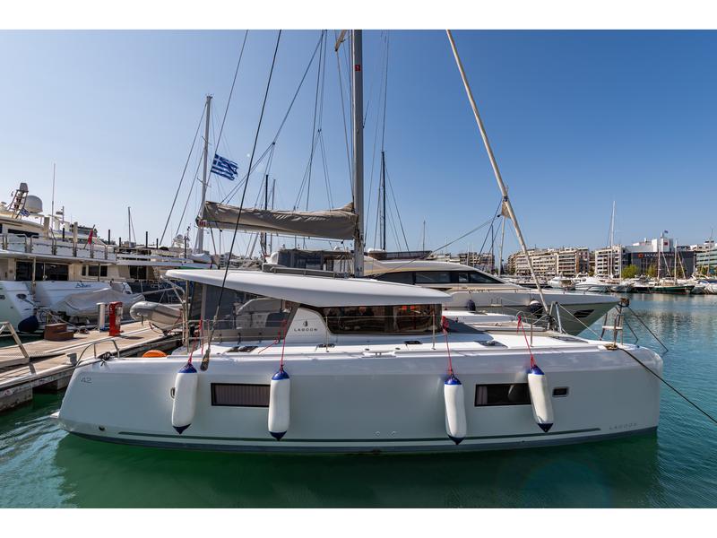 Book yachts online - catamaran - Lagoon 42 - Idal A/C- GEN &amp; WATERMAKER - rent