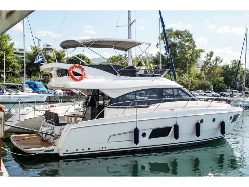 Book yachts online - motorboat - Bavaria Virtess 420 Fly - Semiramis - rent