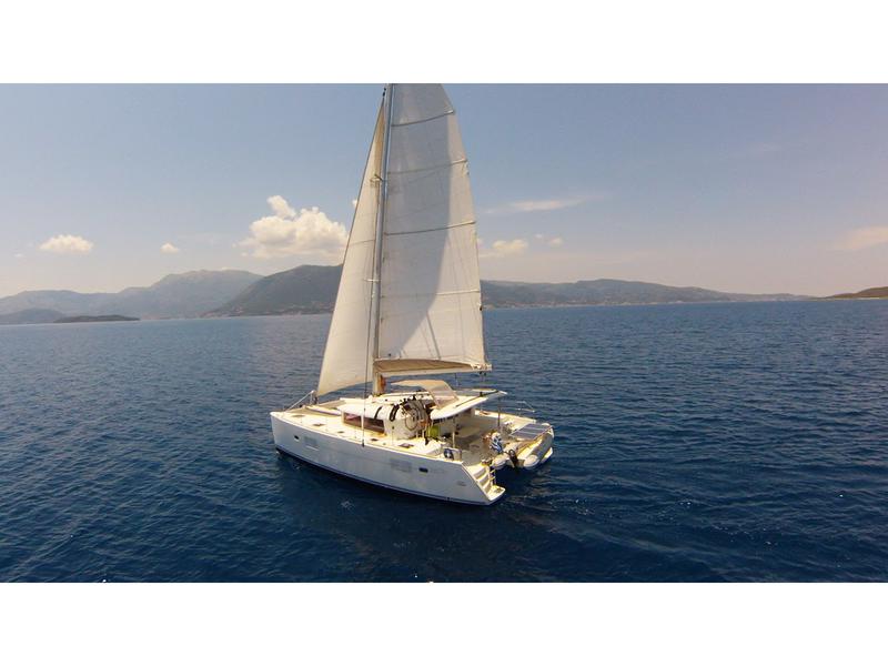 Book yachts online - catamaran - Lagoon 400 - Tortuga - rent