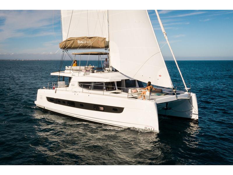 Book yachts online - catamaran - Bali 4.6 - Freedom - rent