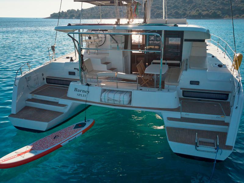 Book yachts online - catamaran - Lagoon 42 - BARNEY  - rent
