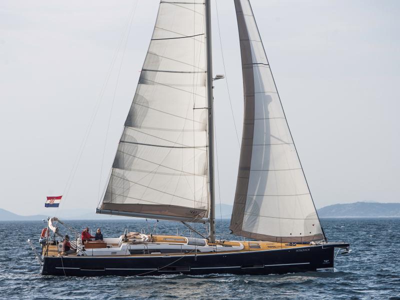 Book yachts online - sailboat - Dufour 560 Grand Large - PETROVICH - fully equipped - rent