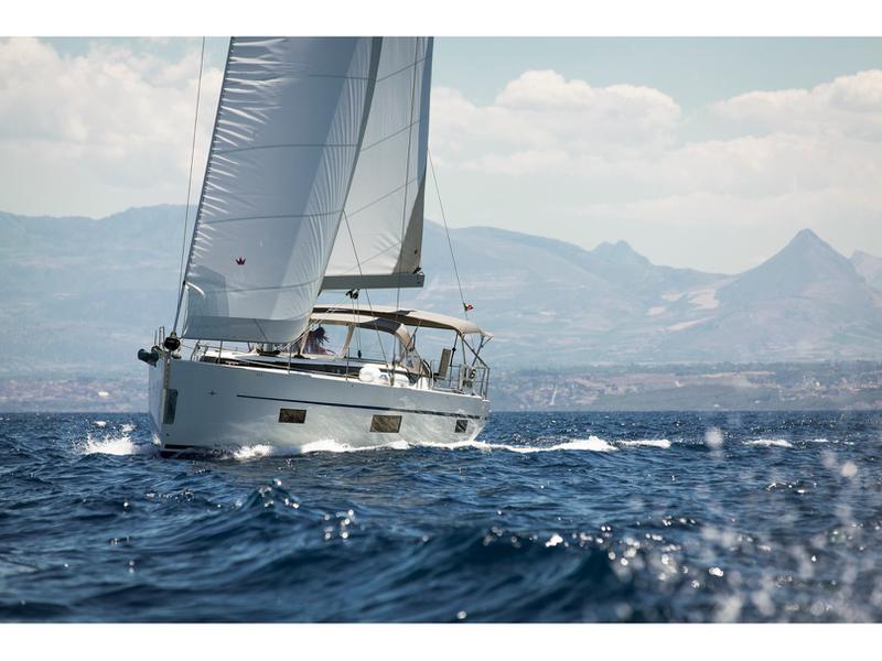 Book yachts online - sailboat - Bavaria C50 - Calipso - rent