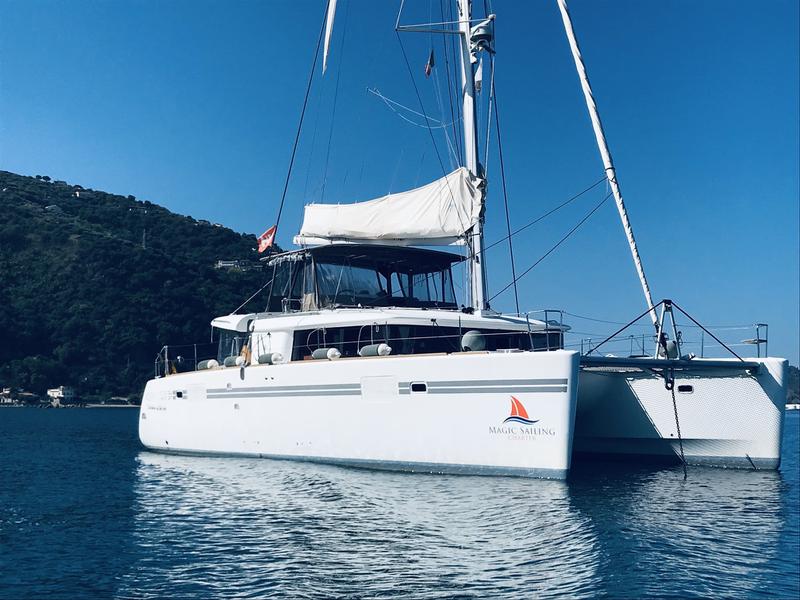 Book yachts online - catamaran - Lagoon 450F (A/C+WaterMaker+GEN) - Sunshine - rent