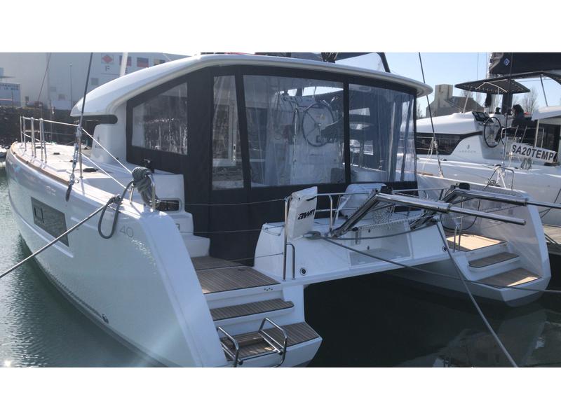 Book yachts online - catamaran - Lagoon 40 - Milu 2.0 - rent