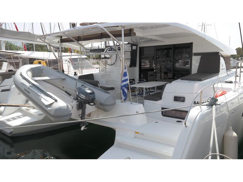 Book yachts online - catamaran - Lagoon 42 - Barchetta III - rent