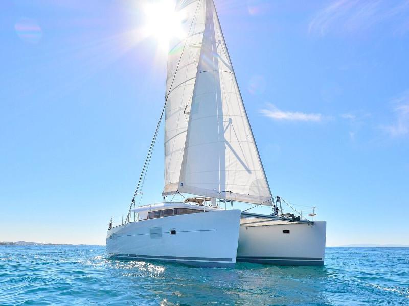 Book yachts online - catamaran - Lagoon 420 - Dynamis - rent