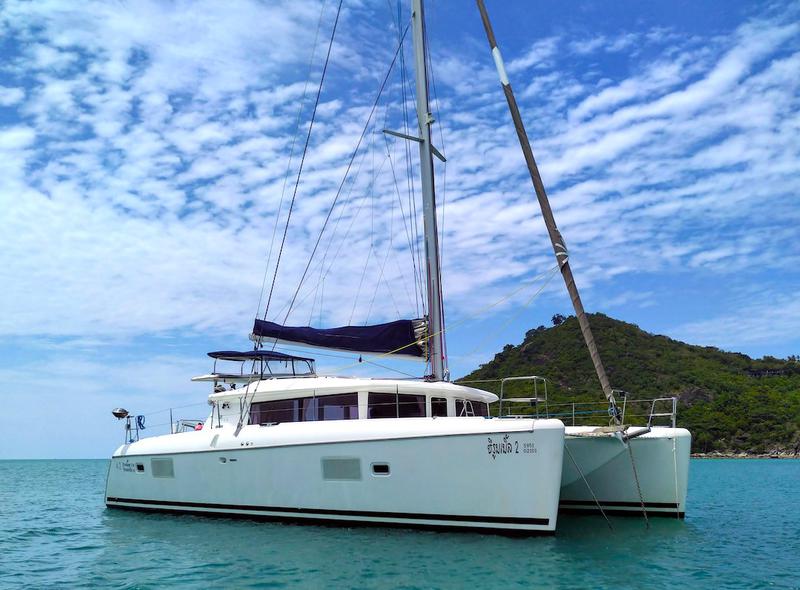 Book yachts online - catamaran - Lagoon 421 - Chirouble - rent