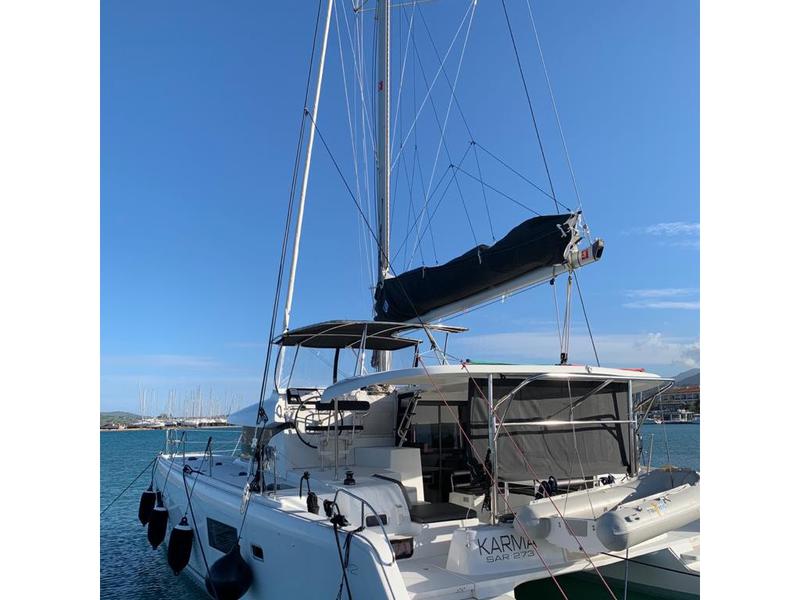 Book yachts online - catamaran - Lagoon 42 - KARMA (A/C, Gen, Watermaker) - rent