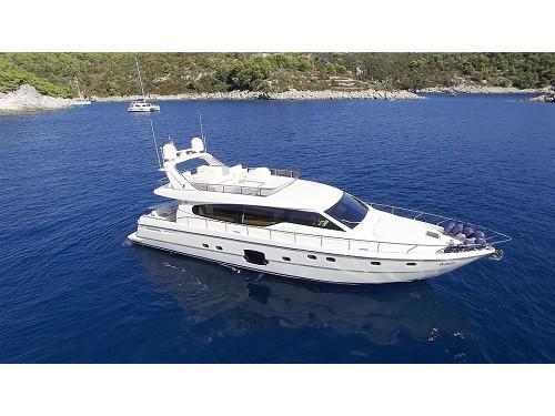 Book yachts online - motorboat - Ferretti 630 - AMY - rent
