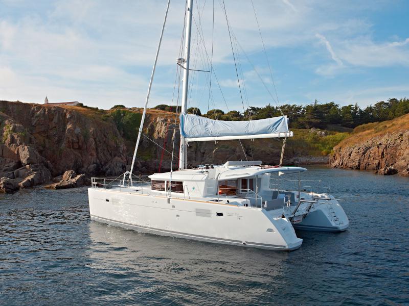 Book yachts online - catamaran - Lagoon 450  Flybridge - ANNIE (generator, air condition, water maker) - rent