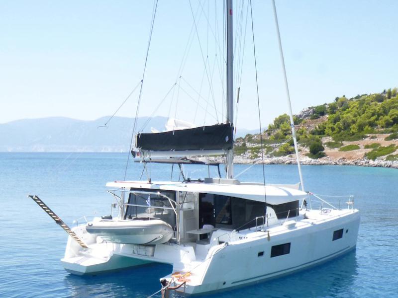 Book yachts online - catamaran - Lagoon 42 - ALEXANDROS (generator, air condition, watermaker) - rent