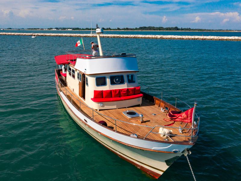 Book yachts online - motorboat - Motoryacht - Superior - rent