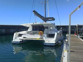 Book yachts online - catamaran - Astréa 42 - Dorella - rent