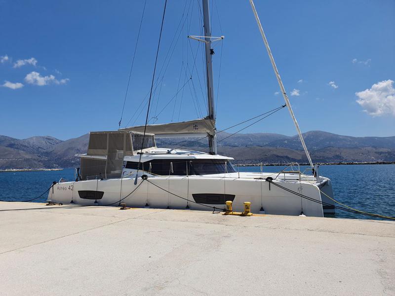 Book yachts online - catamaran - Astréa 42 - Nostos - rent