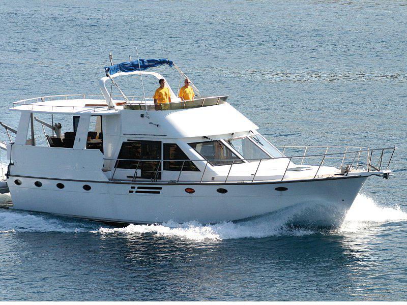 Book yachts online - motorboat - Staryacht 1940 - Viva La Libertad  - rent