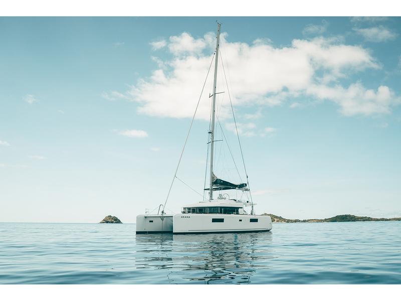 Book yachts online - catamaran - Lagoon 52F - AKANA - rent