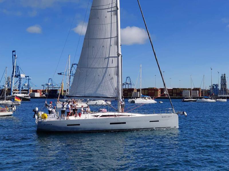 Book yachts online - sailboat - More 55 - MORE GREY - rent