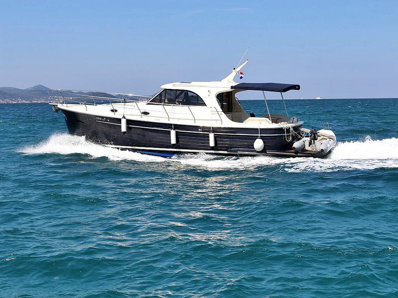 Book yachts online - motorboat - ADRIANA 44 BT (18) - ANAIS - rent