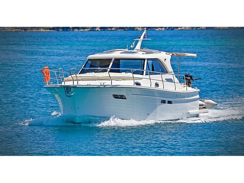 Book yachts online - motorboat - ADRIANA 36 BT (21) - IRIS - rent