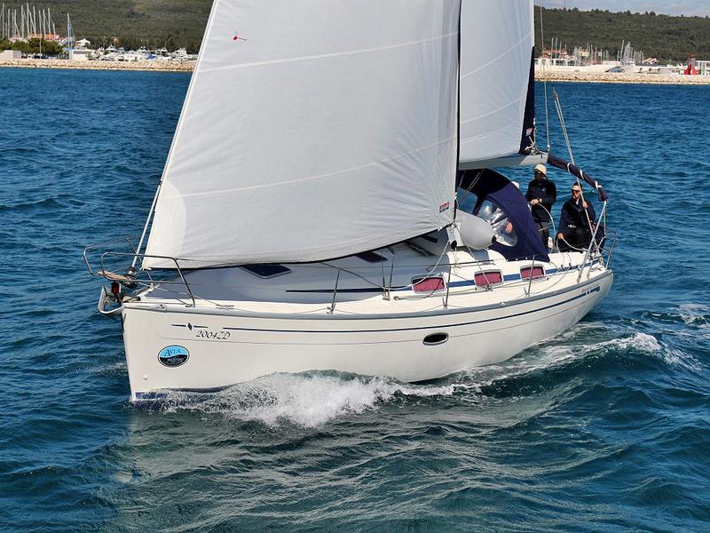 Book yachts online - sailboat - BAVARIA 33 C - FRANA - rent